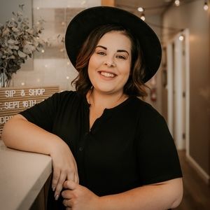 Meet your Posher, Ashley